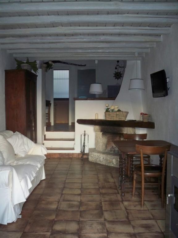 卡斯泰尔莫拉 Rifugio Dei Tre Pini旅馆 外观 照片