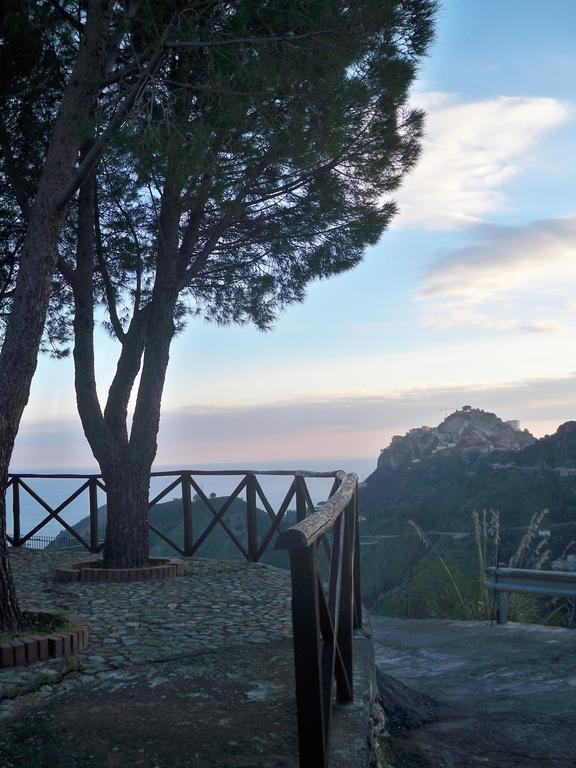 卡斯泰尔莫拉 Rifugio Dei Tre Pini旅馆 外观 照片
